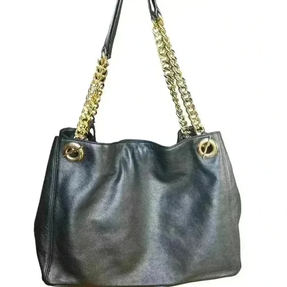 Valentino By Mario Valentino Vera signature leather shoulder bag. - Picture 6 of 14